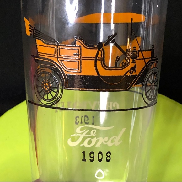 Vintage Hazel-Atlas Glass Co., Featuring An Early 1908 Ford & A 1913 Chevrolet - Picture 11 of 16
